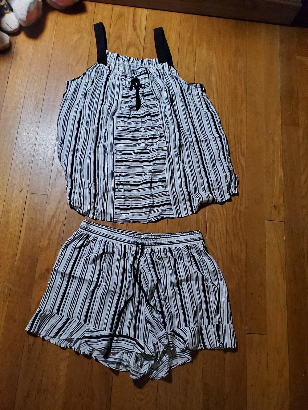 Simply Vera Vera Wang Black and White Striped Pajama Set